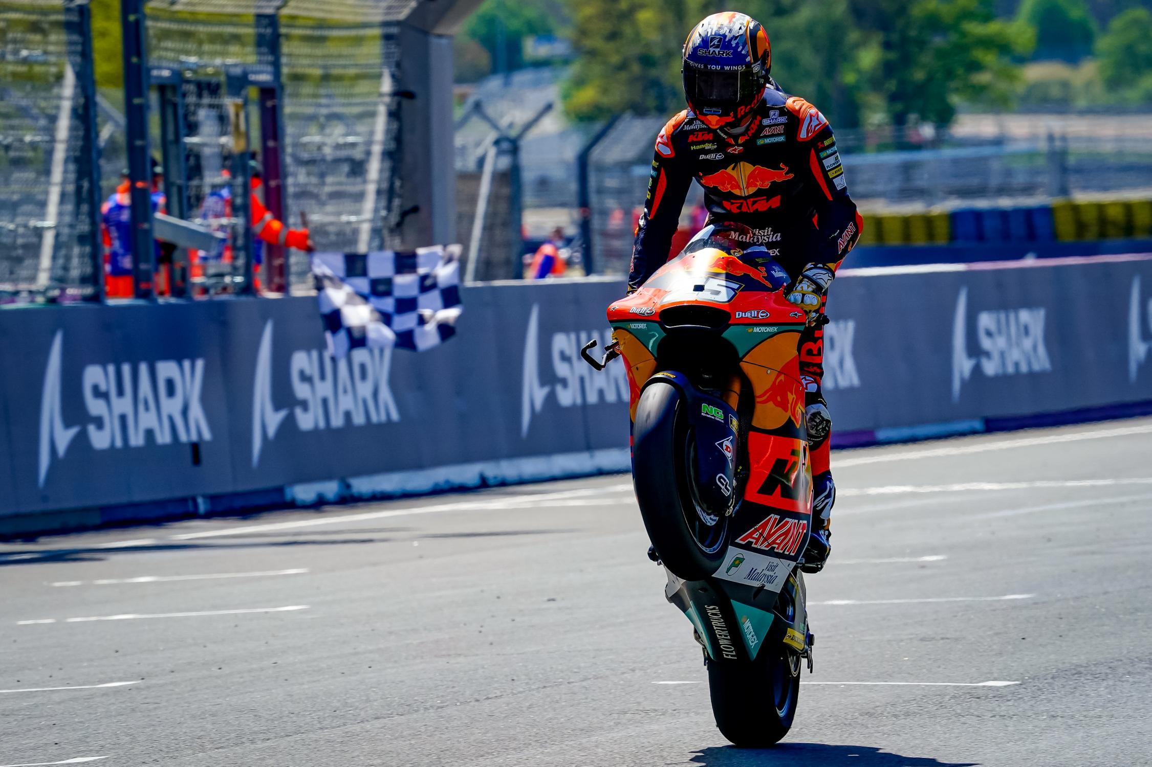 Featured image for “Moto 2: Raul Fernandez Takes Victory in Le Mans”