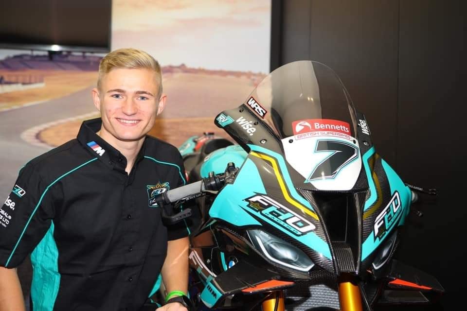 Featured image for “BSB: Ryan Vickers Switches To FHO Racing BMW For The 2022 Bennetts British Superbike Season.”