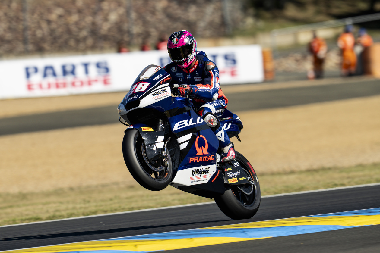 Featured image for “Moto2: Izan Guevara secures perfect lights to flag victory in Le Mans”