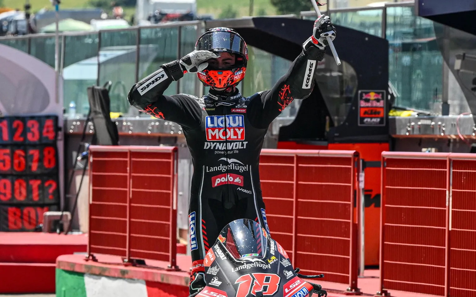 Featured image for “Moto2: Manuel Gonzalez destroys the field for Italian Grand Prix victory”